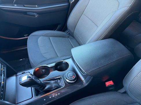 Used 2017 Ford Explorer XLT image 29