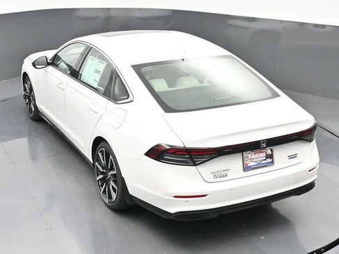 New 2025 Honda Accord Touring image 31