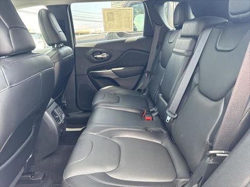 Certified 2019 Jeep Cherokee Limited w/ Luxury Group AWD/4WD image 10