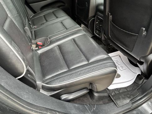 Used 2011 Jeep Grand Cherokee Overland AWD/4WD image 11