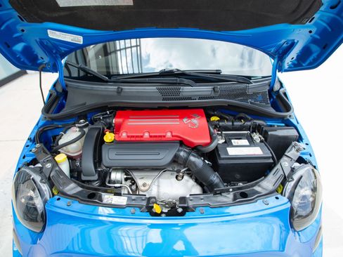 Used 2018 FIAT 500 Abarth FWD image 3