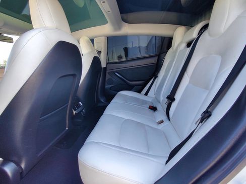 Used 2021 Tesla Model 3 Long Range image 12