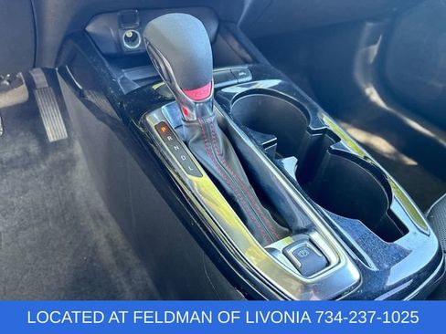 Used 2024 Chevrolet Trax RS w/ Sunroof Package FWD image 15