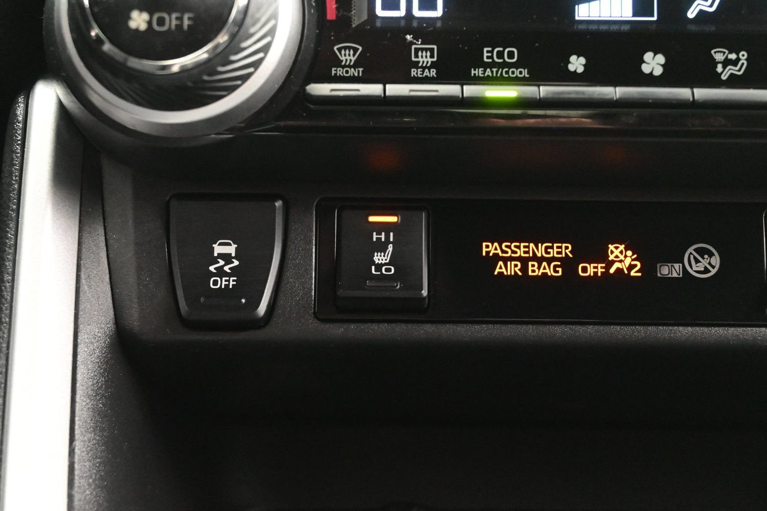Used 2022 Toyota RAV4 SE w/ Convenience Package AWD/4WD image 21