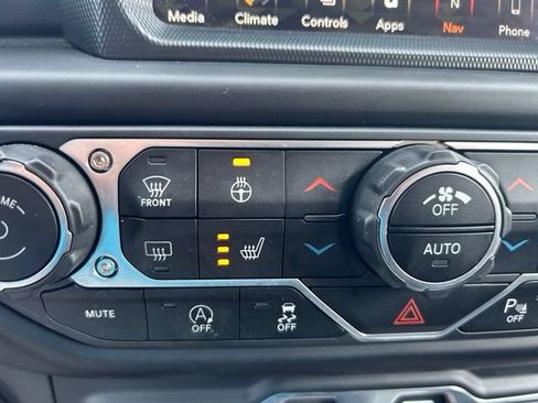 Used 2021 Jeep Gladiator Overland w/ Popular Equipment Package AWD/4WD image 27