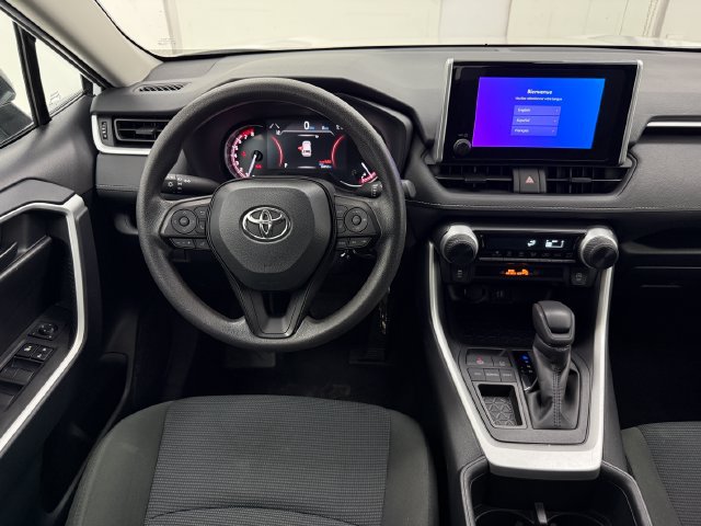 Used 2025 Toyota RAV4 LE FWD image 31