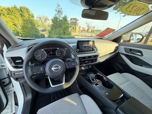Certified 2023 Nissan Rogue SV FWD image 19