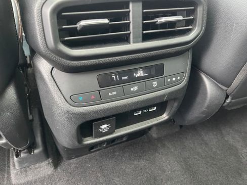 Used 2023 Honda Pilot TrailSport image 21