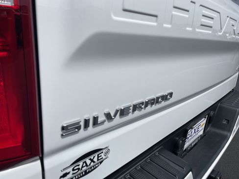 Used 2019 Chevrolet Silverado 1500 RST AWD/4WD image 28