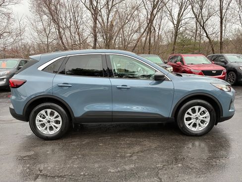 Used 2023 Ford Escape Active w/ Tech Pack #1 AWD/4WD image 6