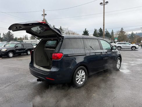 Used 2016 Kia Sedona LX w/ Option Group 020 image 12
