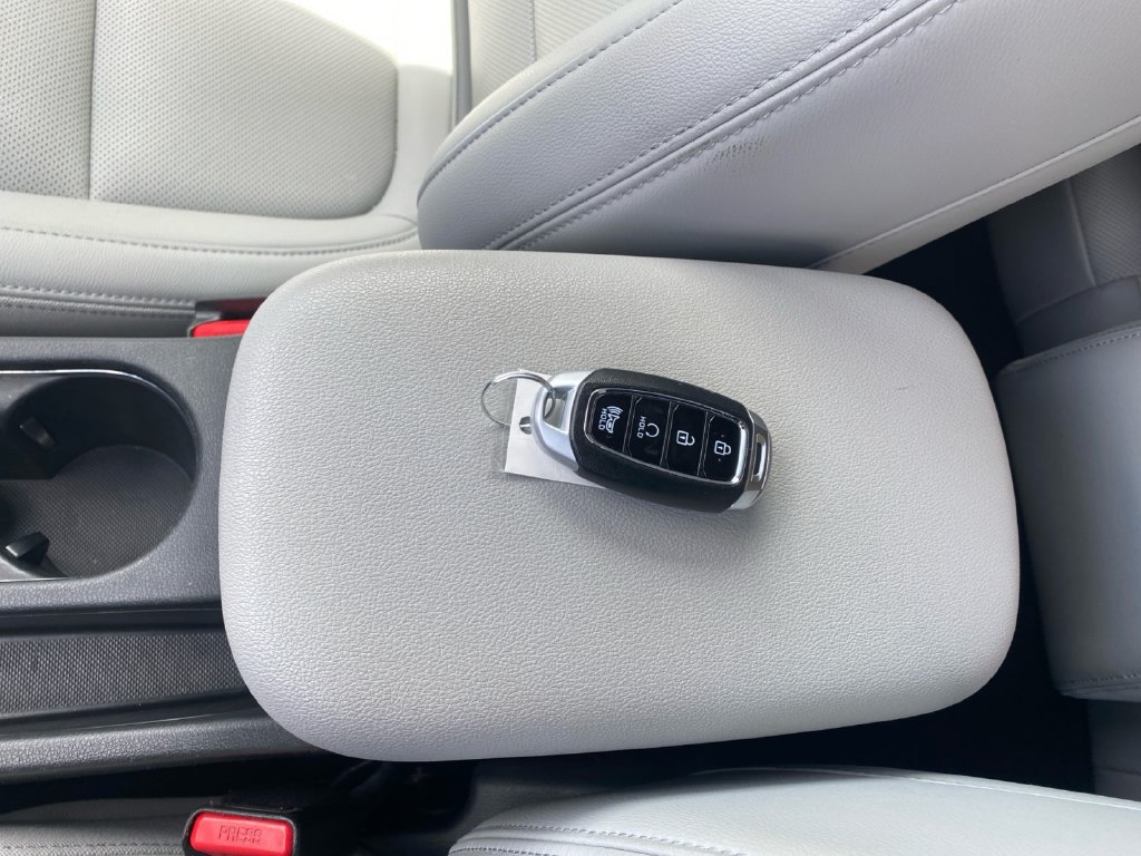 Used 2022 Hyundai Kona Limited FWD image 31