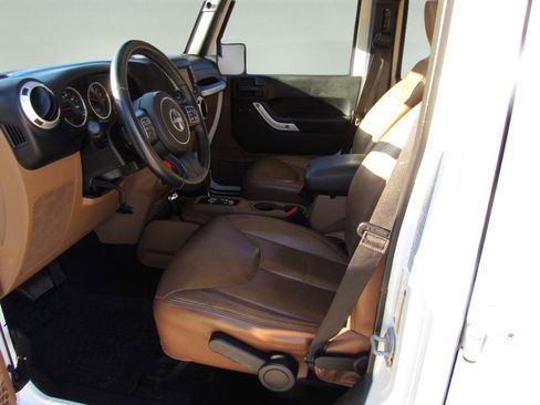 Used 2017 Jeep Wrangler Unlimited Sahara w/ Dual Top Group image 13