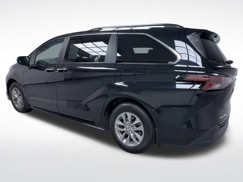 Certified 2025 Toyota Sienna XLE w/ XLE Plus Package AWD/4WD image 6