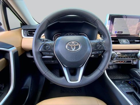Used 2025 Toyota RAV4 XLE Premium FWD image 6