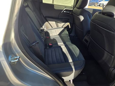 New 2025 Mitsubishi Outlander SE image 7