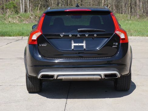 Used 2016 Volvo V60 T5 Cross Country w/ Convenience Package AWD/4WD image 4