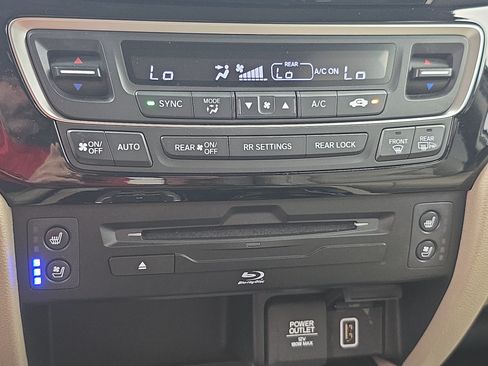 Used 2021 Honda Pilot Elite image 24