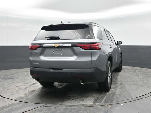 Used 2023 Chevrolet Traverse LT FWD image 9