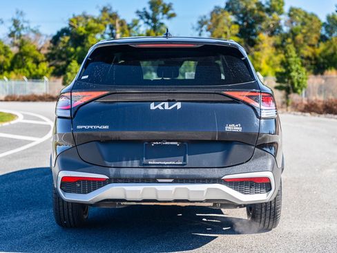 Used 2024 Kia Sportage EX image 5