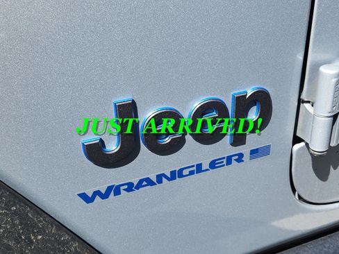 Used 2024 Jeep Wrangler Unlimited AWD/4WD image 4