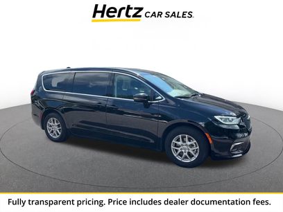 Used 2024 Chrysler Pacifica Touring-L