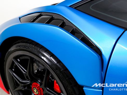 Used 2023 Lamborghini Huracan STO RWD image 30