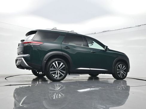 Used 2025 Nissan Pathfinder Platinum w/ Cargo Package AWD/4WD image 27