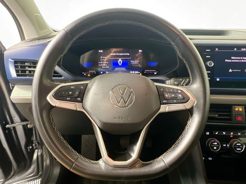 Used 2024 Volkswagen Taos SE FWD image 17