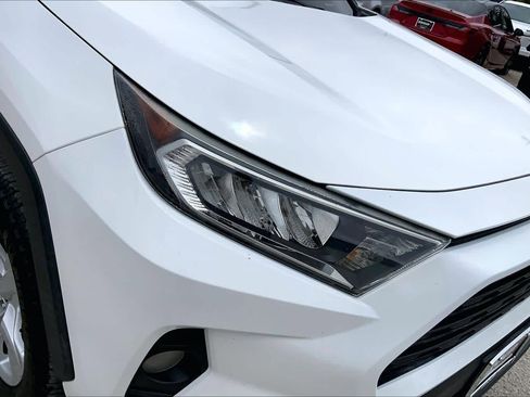 Used 2021 Toyota RAV4 XLE w/ Convenience Package FWD image 28