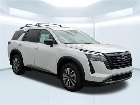 New 2026 Nissan Pathfinder SL image 8