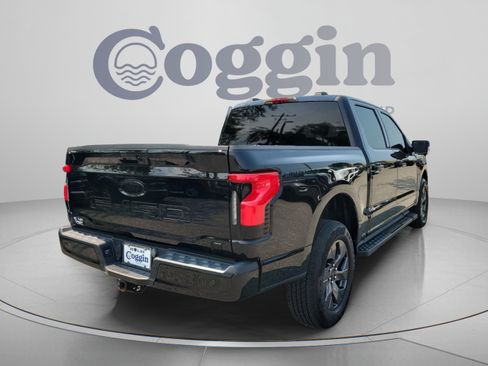Used 2024 Ford F150 Lightning Flash AWD/4WD image 3