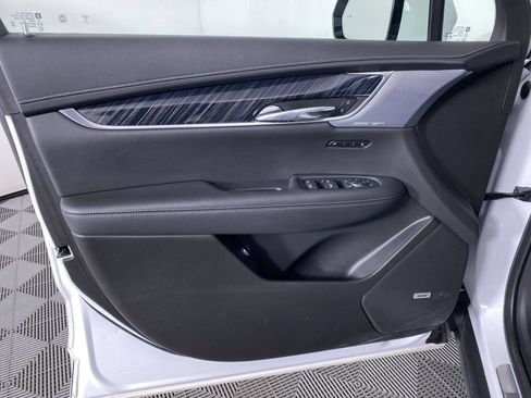 Certified 2023 Cadillac XT6 Premium Luxury AWD/4WD image 13