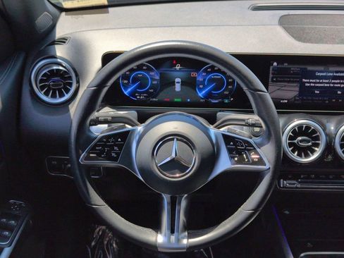 Used 2024 Mercedes-Benz EQB 250+ image 12