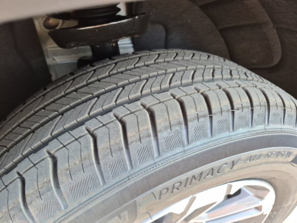 New 2027 GMC Terrain Elevation w/ LPO, Floor Liner Package FWD image 17