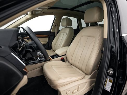 Certified 2023 Audi Q5 2.0T Premium Plus w/ Premium Plus Package AWD/4WD image 17