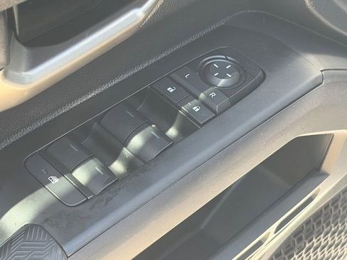 Used 2025 Toyota Tacoma TRD Sport image 17