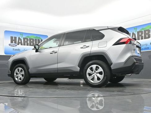 Used 2022 Toyota RAV4 LE FWD image 20
