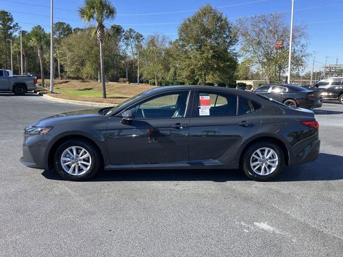 Used 2026 Toyota Camry LE image 2