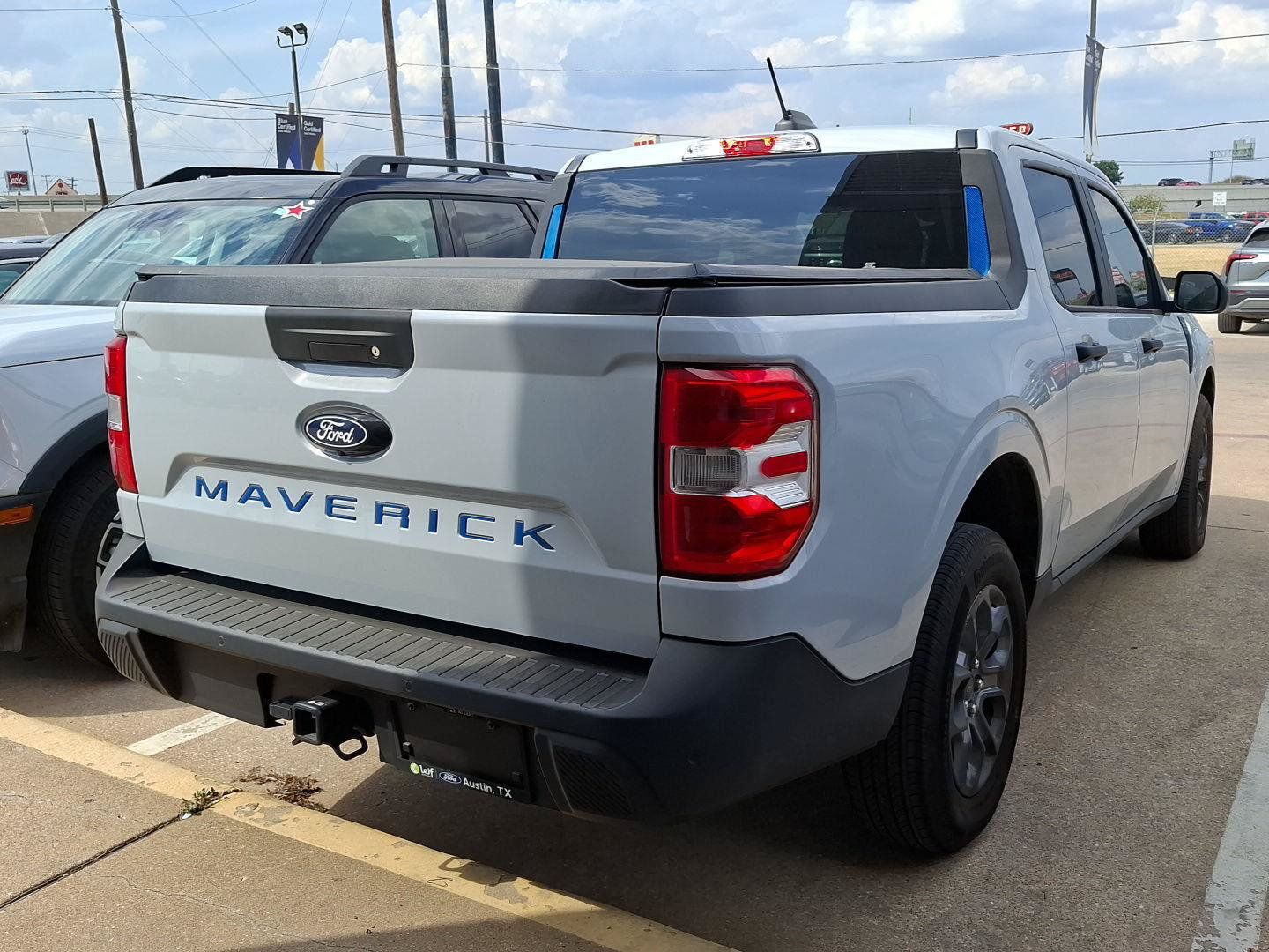 Used 2025 Ford Maverick XLT w/ Equipment Group 302A AWD/4WD image 8
