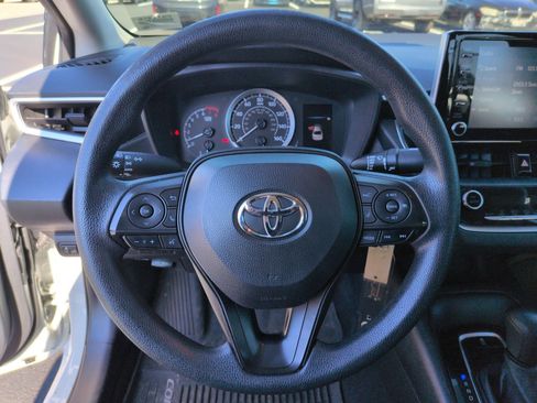 Used 2020 Toyota Corolla LE image 18