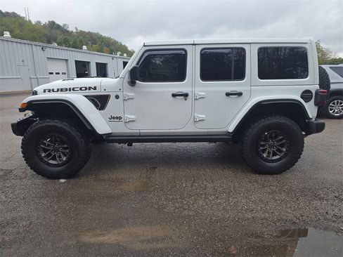 Used 2025 Jeep Wrangler Unlimited Rubicon 392 image 7