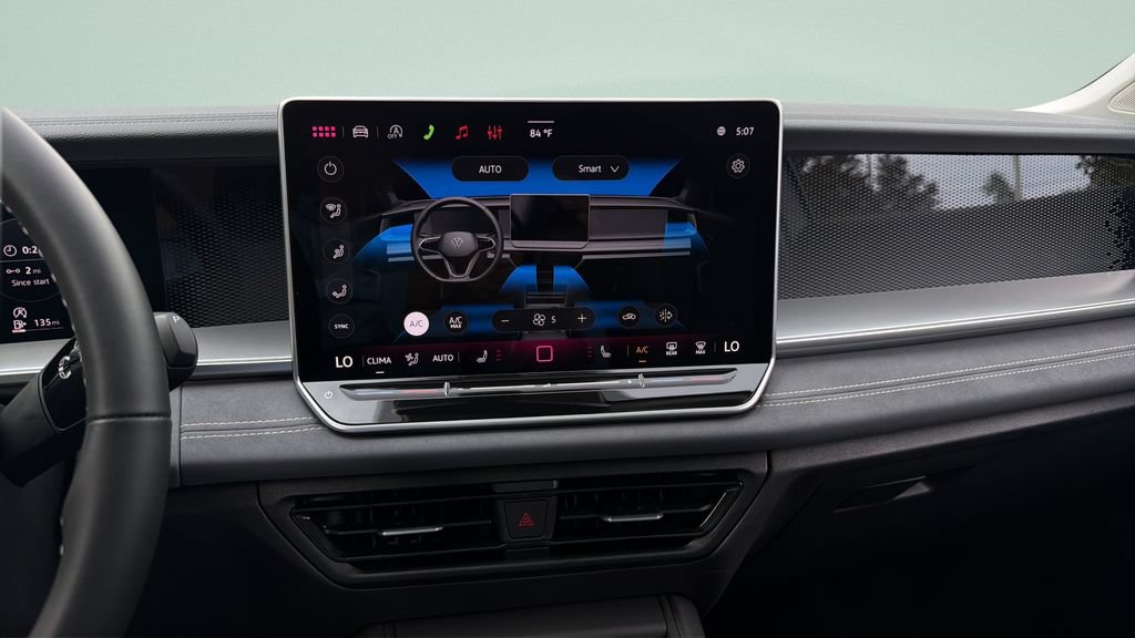 New 2026 Volkswagen Tiguan SE FWD image 19