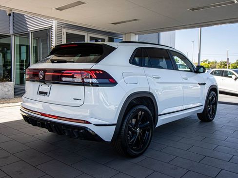 New 2026 Volkswagen Atlas Cross Sport SEL R-Line image 2