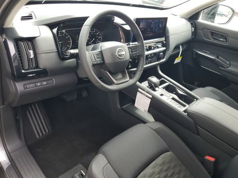 New 2026 Nissan Pathfinder SV image 12