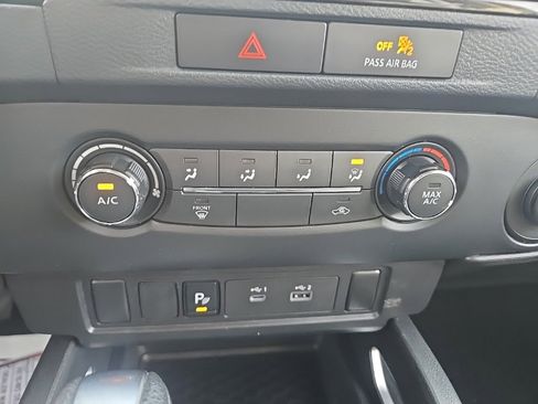 Used 2022 Nissan Frontier SV w/ Technology Package image 19