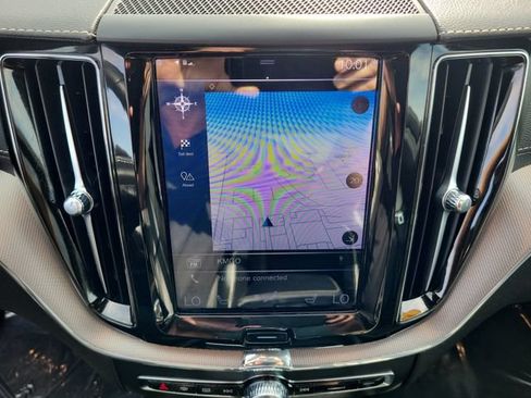 Used 2021 Volvo XC60 T5 R-Design w/ Protection Package Premier AWD/4WD image 23