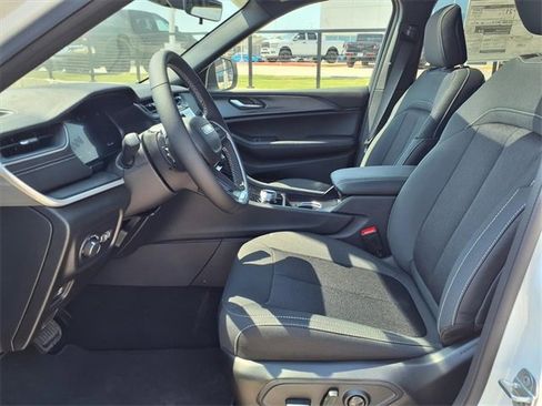 New 2025 Jeep Grand Cherokee L Laredo w/ Luxury Tech Group I image 12