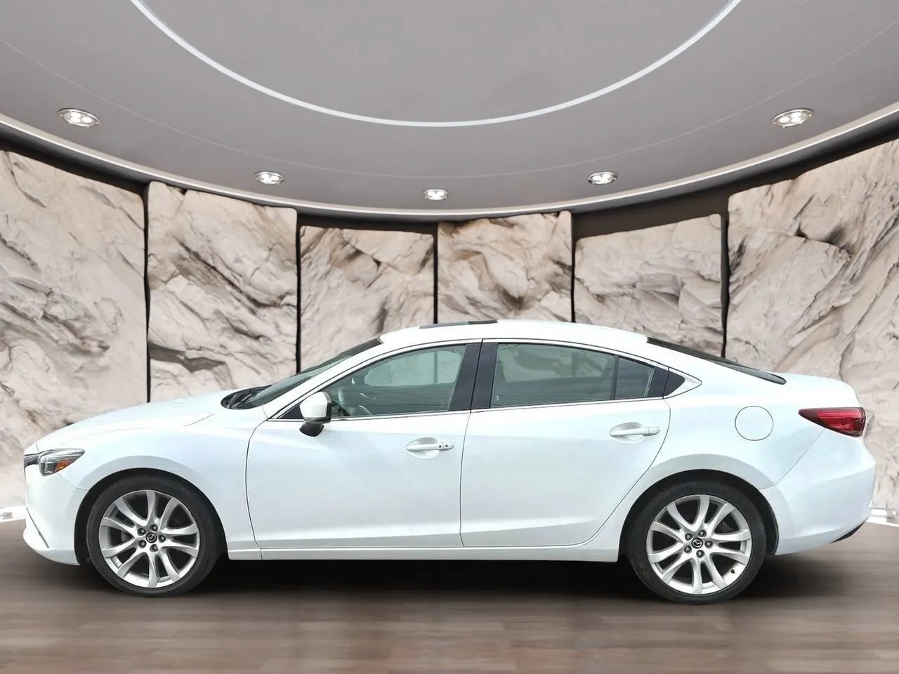 Used 2017 MAZDA MAZDA6 Touring w/ Touring Premium Package FWD image 4