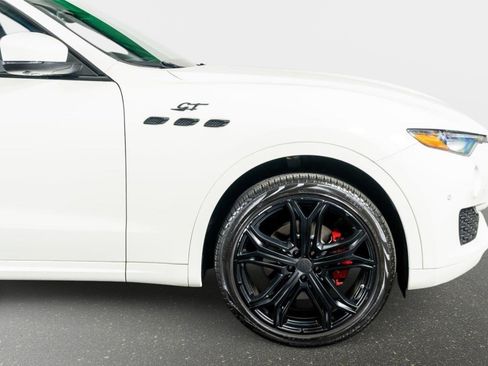 Used 2023 Maserati Levante GT AWD/4WD image 5
